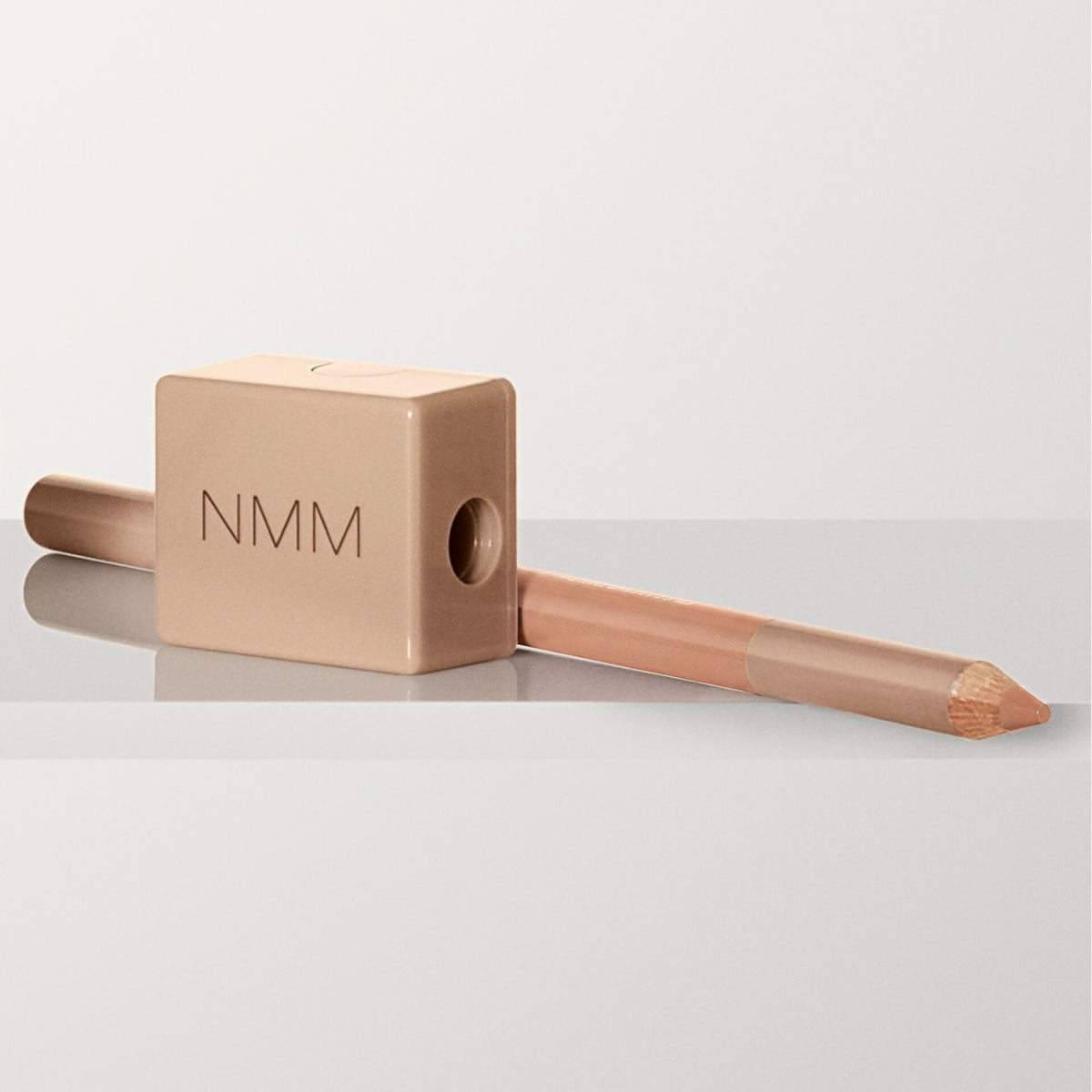 No Makeup Makeup Creme Classic Lip Pencil in Peach with sharpener