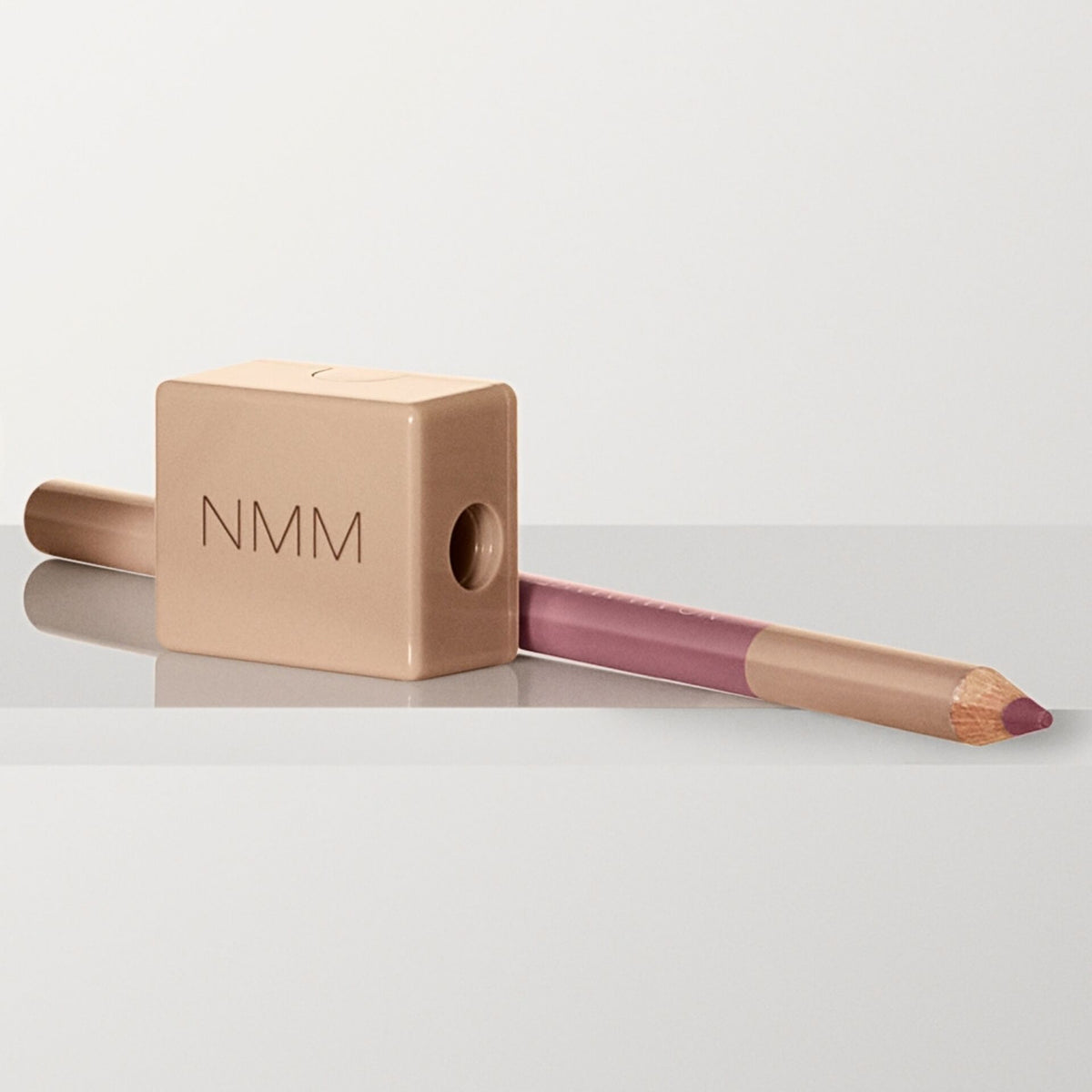 No Makeup Makeup Creme Classic Lip Pencil in Pink with sharpener